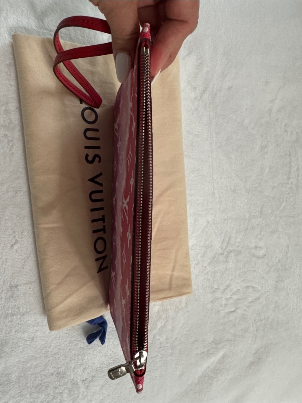 Louis Vuitton Authentic Pink to Red Gradient Monogram Wristlet - Picture 8 of 14